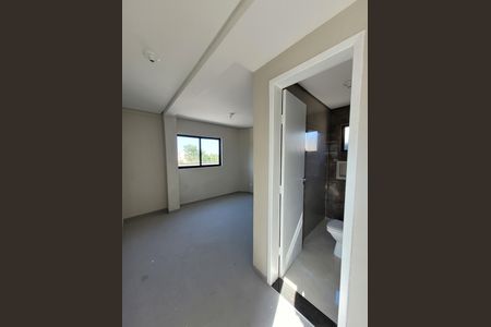 19_photo/94dce66c87.ffdd1ddaa3c736e5-ATLAS-765809e8-9dc8-4db2-a6da-1899cad7eee3.jpg de casa à venda com 3 quartos, 136m² em Tingui, Curitiba