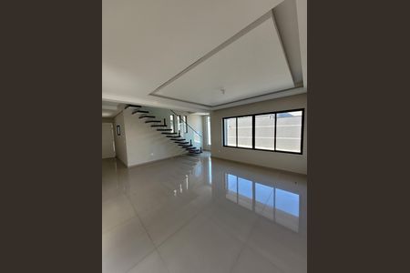 2_photo/94dce66c87.ffdd1ddaa3c736e5-ATLAS-9350d023-dc02-4d84-8fca-114ebe4c2ab9.jpg de casa à venda com 3 quartos, 136m² em Tingui, Curitiba