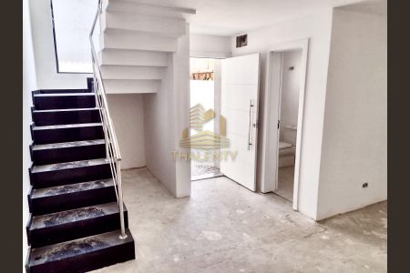 4_photo/94dce66d8f.5b1ffa6849bccbd1-ATLAS-47e0cb36-51a5-4f59-880c-ce491bbe2dca.jpg de casa à venda com 3 quartos, 149m² em Bacacheri, Curitiba