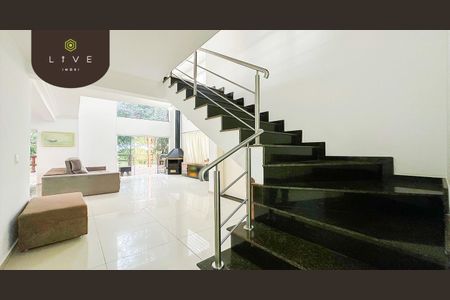 11_photo/94dce66e49.d16fc43393eeb2f7-ATLAS-6c5dd836-0c10-4070-b520-e3d7e2c88d66.jpg de casa à venda com 3 quartos, 175m² em Bacacheri, Curitiba