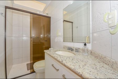 2_photo/94dce67699.e4b321b89cf67b11-ATLAS-1bed1265-eaee-4006-88a9-fdc13e02b8ce.jpg de casa à venda com 3 quartos, 162m² em Bacacheri, Curitiba