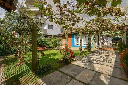 3_photo/94dce676d3.3723a44aaca63190-ATLAS-39397ea1-43d4-4da8-853f-e38fa0e2b811.jpg de casa à venda com 3 quartos, 151m² em Bacacheri, Curitiba