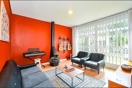 7_photo/94dce676d3.3723a44aaca63190-ATLAS-a1da484d-e294-41bf-a0ae-a891893bde6d.jpg de casa à venda com 3 quartos, 151m² em Bacacheri, Curitiba