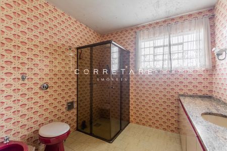 5_photo/94dce678b7.6eaa33ef77f76814-ATLAS-694e52ed-de1b-4376-869e-ce6b1b5d4313.jpg de casa à venda com 4 quartos, 324m² em Bacacheri, Curitiba