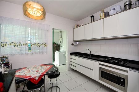 8_photo/94dce67907.5d0ee885d270d263-ATLAS-aa4cc450-b33d-4d91-b3bc-e746e6cde7fe.jpg de casa para alugar com 4 quartos, 175m² em Bacacheri, Curitiba