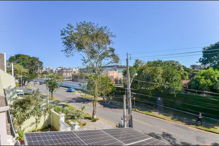 50_photo/94dce67907.5d0ee885d270d263-ATLAS-f9bd3d0f-ef90-4b8a-b6ba-b99255a387de.jpg de casa à venda com 4 quartos, 176m² em Bacacheri, Curitiba