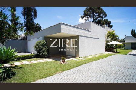 2_photo/94dce679e5.9afe6f7bbff0ce64-ATLAS-cb26f342-e923-4719-84d2-d5dc0f14994b.jpg de casa à venda com 3 quartos, 685m² em Bacacheri, Curitiba