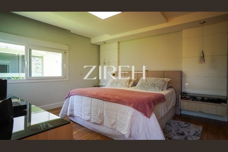 11_photo/94dce679e5.9afe6f7bbff0ce64-ATLAS-d104b081-8651-4763-bb3c-d6ca4c0580f7.jpg de casa à venda com 3 quartos, 685m² em Bacacheri, Curitiba