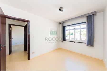 39_photo/94dce679e7.a540fc28536dc020-ATLAS-5c3d4685-27a7-47ea-8677-9a535504d75f.jpg de casa para alugar com 4 quartos, 264m² em Bacacheri, Curitiba