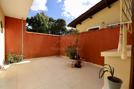 10_photo/94dce67a27.dc8bbd111761e841-ATLAS-3f3686d0-0e50-4cf2-b4ff-c6d166d1314c.jpg de casa à venda com 4 quartos, 210m² em Bacacheri, Curitiba