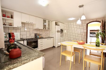 6_photo/94dce67a27.dc8bbd111761e841-ATLAS-bdb5d82e-8cd3-4bf5-9a43-d1364608ad8c.jpg de casa à venda com 4 quartos, 210m² em Bacacheri, Curitiba