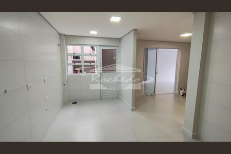 7_photo/94dce67a83.088740a96a860cc5-ATLAS-fb04db0e-08aa-4966-990c-34781dcfa3a6.jpg de casa à venda com 2 quartos, 155m² em Bacacheri, Curitiba