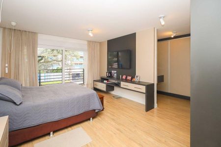 19_photo/94dce67a85.ceff8192393c33de-ATLAS-3d1bd62f-9f53-4580-8a9e-876e10fc2821.jpg de casa à venda com 3 quartos, 261m² em Bacacheri, Curitiba