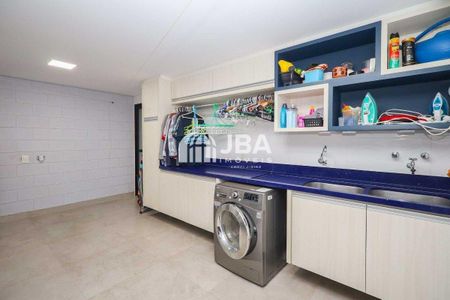 20_photo/94dce67a91.732b7fd8aaa5f07d-ATLAS-abc9eb32-6109-4cb0-bf97-c7a9384943b1.jpg de casa à venda com 0 quarto, 261m² em Bacacheri, Curitiba