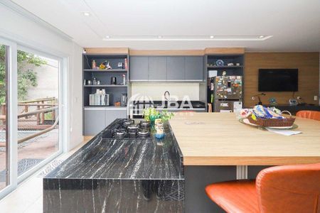 4_photo/94dce67a91.732b7fd8aaa5f07d-ATLAS-c469b8f4-cc32-416f-be48-fb2d8589bb37.jpg de casa à venda com 0 quarto, 261m² em Bacacheri, Curitiba