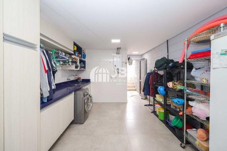 21_photo/94dce67a91.732b7fd8aaa5f07d-ATLAS-c7f0198f-8187-4f2a-acc8-67e4e6696fe1.jpg de casa à venda com 0 quarto, 261m² em Bacacheri, Curitiba