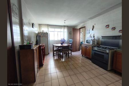 18_photo/94dce67b57.14ef3540da721bcf-ATLAS-168d0999-5a78-4ed4-a6d8-a2f671a33afc.jpg de casa à venda com 3 quartos, 200m² em Boa Vista, Curitiba