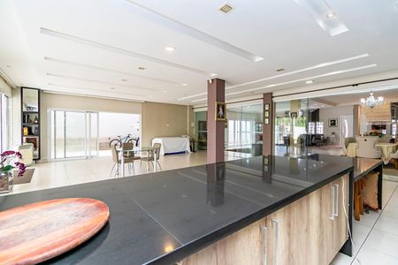 11_photo/94dce67bc1.a095ebe9a9b9d05b-ATLAS-2321c344-b63d-4895-be34-ff0e2b380963.jpg de casa à venda com 7 quartos, 779m² em Bacacheri, Curitiba