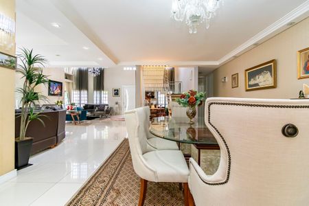 14_photo/94dce67bc1.a095ebe9a9b9d05b-ATLAS-3bf524f4-bd0e-48a8-bec2-e652b88a9c87.jpg de casa à venda com 7 quartos, 779m² em Bacacheri, Curitiba