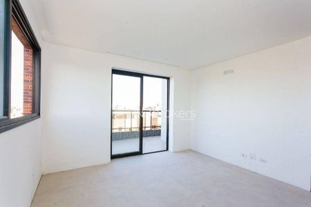 3_photo/94dce67c1f.2db3b2d0865edfd6-ATLAS-0c154725-b982-480e-b25f-8942cb8bc070.jpg de apartamento à venda com 3 quartos, 190m² em Bacacheri, Curitiba