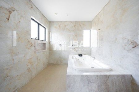 2_photo/94dce67c2b.54887b4dc90f8163-ATLAS-1cedf2d9-eac3-4f4c-b911-db7636fe6406.jpg de casa à venda com 3 quartos, 300m² em Bacacheri, Curitiba