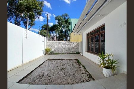 8_photo/94dce67d5d.06c8618c74e95a37-ATLAS-96d0d891-2b49-4fee-b9fe-e4b3e355967a.jpg de casa à venda com 9 quartos, 254m² em Boa Vista, Curitiba