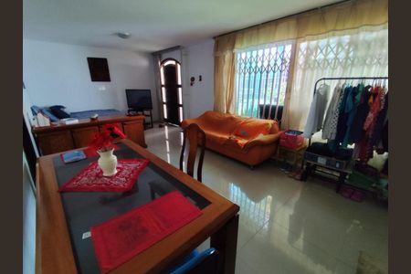 34_photo/94dce67d71.8f3f2a47dd94676f-ATLAS-faa4b458-5609-48e1-8013-5af67489ab2a.jpg de casa à venda com 3 quartos, 167m² em Boa Vista, Curitiba