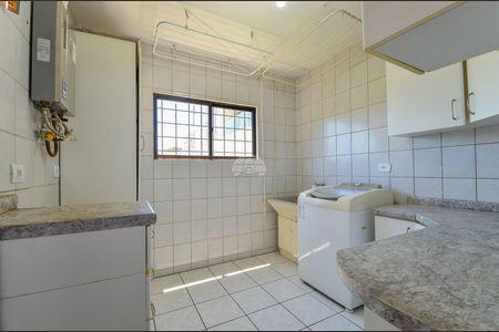 27_photo/94dce67e4f.32009d2af9ee6b9c-ATLAS-37dfc921-546e-41c3-9489-ced7b77a8406.jpg de casa à venda com 3 quartos, 215m² em Bacacheri, Curitiba