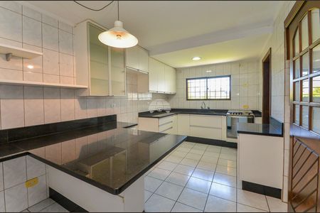 22_photo/94dce67e4f.32009d2af9ee6b9c-ATLAS-7570697c-9365-4351-b61f-33d3b944f8f4.jpg de casa à venda com 3 quartos, 215m² em Bacacheri, Curitiba