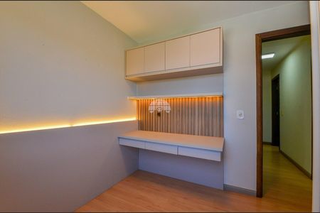 34_photo/94dce67e4f.32009d2af9ee6b9c-ATLAS-a1fa0c4f-9e6e-4d26-ae19-1679c2f46e4a.jpg de casa à venda com 3 quartos, 215m² em Bacacheri, Curitiba