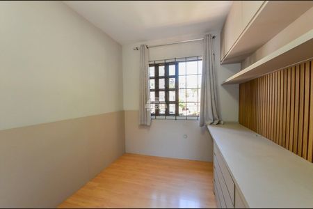 35_photo/94dce67e4f.32009d2af9ee6b9c-ATLAS-b1d725bf-d14f-4205-b157-b5ec69406e4a.jpg de casa à venda com 3 quartos, 215m² em Bacacheri, Curitiba