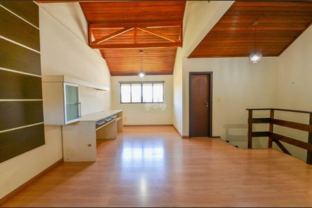 47_photo/94dce67e4f.32009d2af9ee6b9c-ATLAS-ce0732ce-1c3d-49bd-a85b-bfbea44cb5a8.jpg de casa à venda com 3 quartos, 215m² em Bacacheri, Curitiba