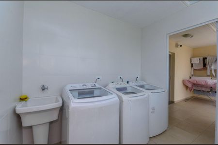 4_photo/94dce67e91.2ccedaffc50fbb06-ATLAS-69f61496-d0ec-420f-865a-3e68f43646e8.jpg de apartamento para alugar com 1 quarto, 33m² em Bacacheri, Curitiba