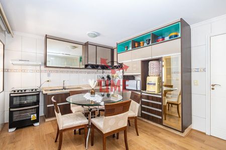 18_photo/94dce67fc5.a64889f4275538b8-ATLAS-bca97d3f-d46e-462a-b68f-123b09a162a4.jpg de casa à venda com 7 quartos, 349m² em Bacacheri, Curitiba