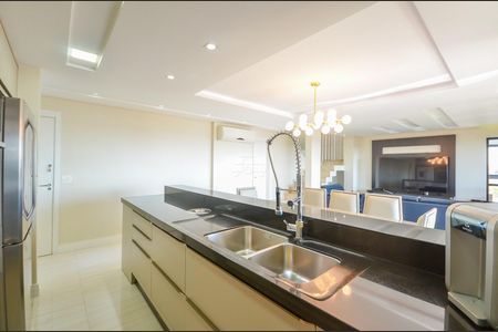 7_photo/94dce67fe7.8ef0e64eb6027110-ATLAS-8d52dcea-a066-4d67-bad8-1fa8fbf034f5.jpg de apartamento à venda com 3 quartos, 205m² em Bacacheri, Curitiba