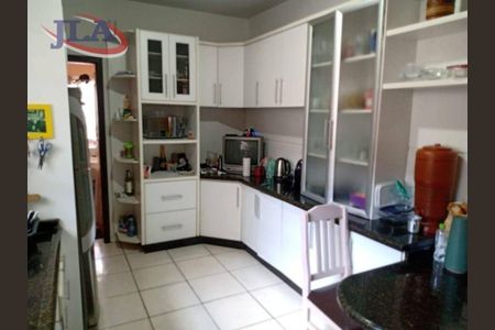 17_photo/94dce680b5.edf2212802869f81-ATLAS-c2a24cff-cbe9-449e-b3ec-2365635dc733.jpg de casa à venda com 3 quartos, 115m² em Boa Vista, Curitiba