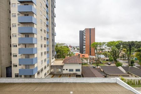 8_photo/94dce680eb.21d51ee767a8c4d9-ATLAS-16d1a5c6-78db-4826-a1bf-e478aa37352f.jpg de apartamento à venda com 3 quartos, 101m² em Bacacheri, Curitiba