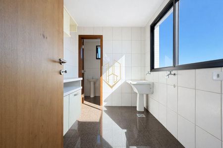 8_photo/94dce68157.b7a28b76476596d7-ATLAS-e3585b1b-e287-4a94-8a63-84a5ff6d7802.jpg de apartamento à venda com 3 quartos, 135m² em Boa Vista, Curitiba