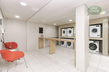 48_photo/94dce681bb.177f86d15b237be4-ATLAS-c32fcd3d-52b4-434d-8a7d-3a911f010c2e.jpg de apartamento à venda com 1 quarto, 29m² em Bacacheri, Curitiba