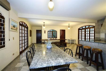 6_photo/94dce6838b.24e6b57cd7a10412-ATLAS-4c74a550-fd66-42e2-a1fb-6ef4b6ac785c.jpg de casa à venda com 4 quartos, 321m² em Boa Vista, Curitiba