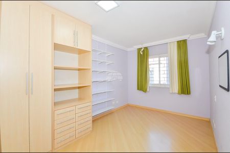 9_photo/94dce683b7.99861d19f0cf5f32-ATLAS-4d41b627-514d-4b06-a2cc-7d7fca03e6c8.jpg de casa à venda com 3 quartos, 192m² em Cabral, Curitiba