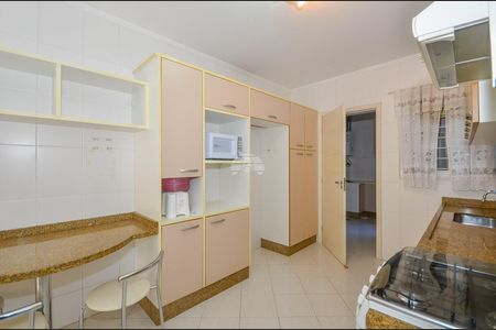 10_photo/94dce683b7.99861d19f0cf5f32-ATLAS-b52cc623-a3c5-4042-a5ac-ed4d2dc87d8b.jpg de casa à venda com 3 quartos, 192m² em Cabral, Curitiba