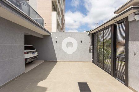 2_photo/94dce683b9.9f73e101bd22bb98-ATLAS-380d9de2-1fea-4e67-b2bc-0fb09660a346.jpg de casa à venda com 3 quartos, 210m² em Cabral, Curitiba