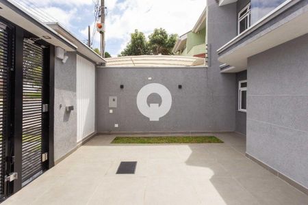 4_photo/94dce683b9.9f73e101bd22bb98-ATLAS-ace01163-ae1c-43fb-b036-dfe13d9220d2.jpg de casa à venda com 3 quartos, 210m² em Cabral, Curitiba