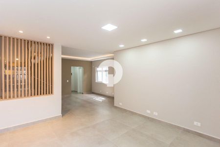 4_photo/94dce683b9.9f73e101bd22bb98-ATLAS-bb370a92-4b4d-422b-ac2d-bdfc27cac032.jpg de casa à venda com 3 quartos, 210m² em Cabral, Curitiba