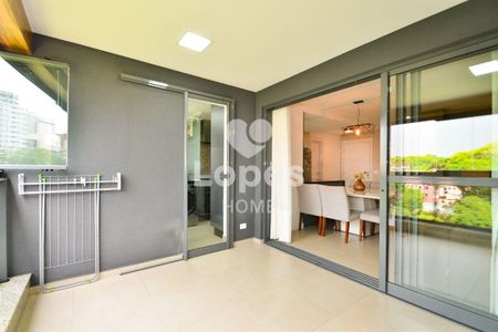 2_photo/94dce683c3.1973d6fa9d6e7b81-ATLAS-095cb04e-f374-48db-b4e9-766fce252df0.jpg de apartamento à venda com 3 quartos, 109m² em Cabral, Curitiba