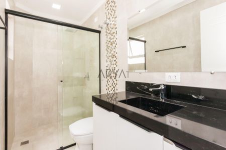 4_photo/94dce683c7.e0fab4a54f4f6967-ATLAS-0ac23b09-5daa-4e06-8499-74b976b38ceb.jpg de casa à venda com 3 quartos, 210m² em Cabral, Curitiba