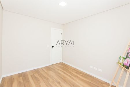 7_photo/94dce683c7.e0fab4a54f4f6967-ATLAS-28f60642-1d80-465a-8e83-aa63393db5ee.jpg de casa à venda com 3 quartos, 210m² em Cabral, Curitiba