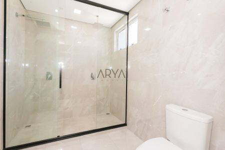 8_photo/94dce683c7.e0fab4a54f4f6967-ATLAS-2a00577a-a219-4e28-8665-9305dfc67f59.jpg de casa à venda com 3 quartos, 210m² em Cabral, Curitiba