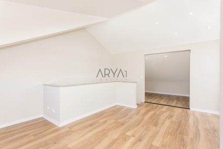 28_photo/94dce683c7.e0fab4a54f4f6967-ATLAS-ffb207c2-6ffd-4c88-9be5-53f45a3b72d4.jpg de casa à venda com 3 quartos, 210m² em Cabral, Curitiba